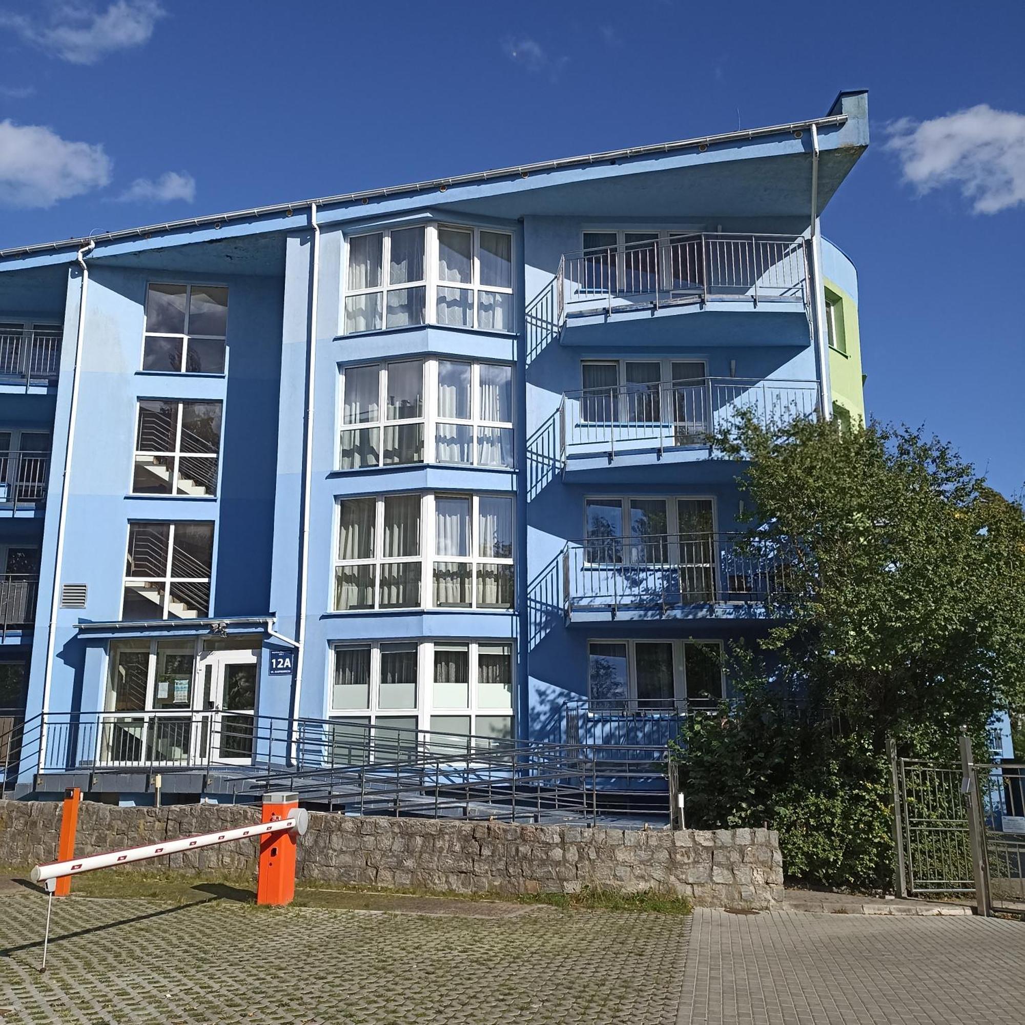 Halo Apartment